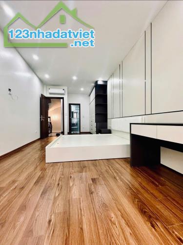 Bán gấp nhà Ngọc Lâm giảm 400tr nhà  38m², chỉ 6.3 tỷ – Ô tô đỗ gần, tiện ích đầy đủ - 2