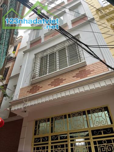 Cho thuê nhà ngõ phố Khuất Duy Tiến Thanh Xuân 28m x 5 tầng , giá 10tr/tháng