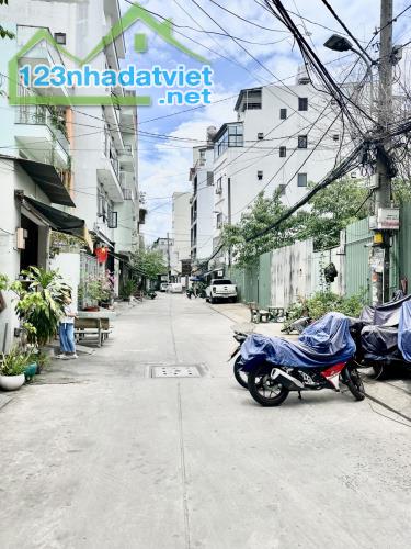 Chỉ 9 Tỷ Có Ngay 200m2 Đất Thổ Cư Quận Tân Phú Hẽm Rộng 8m - 1