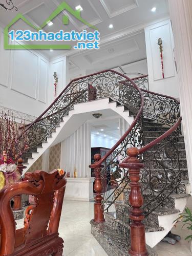 Bán Đất Tặng BIỆT THỰ 630m,full Thổ Cư,25x26m,23tỷ,Thương lượng THẠNH XUÂN -Quận 12.