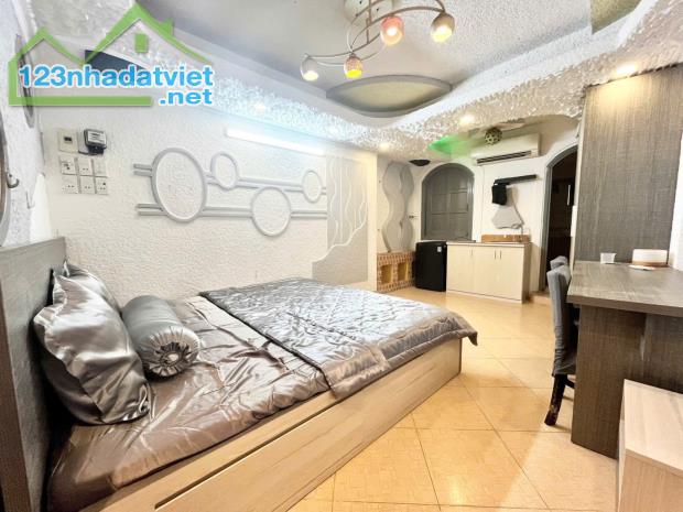 PHÚ NHUẬN - CHDV 5 TẦNG 8 PHÒNG - DOANH THU 40TR/THÁNG - GẦN 60M2 - 7,2 TỶ - 4