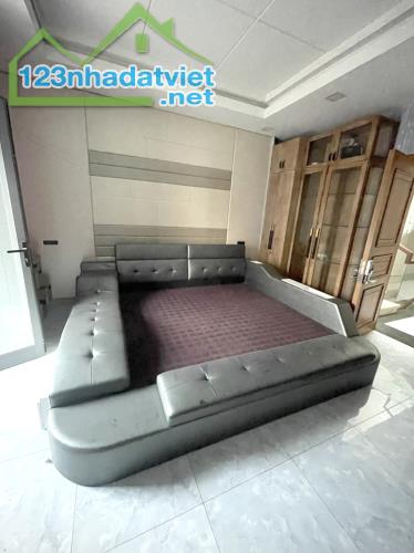 Bán Nhà Mặt Tiền 4 Tầng 228m2_12*19 Khu Vip Bên Sông Hiệp Bình Chánh Thủ Đức Siêu Ngon - 2