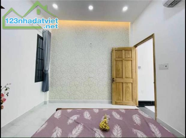 Xoay vốn làm ăn bán nhà Nguyễn Đình Chiểu P4 Quận 3 DT 90m2 Giá 2tỷ460 Lh@932861530 Vân - 1