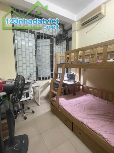 Cho thuê nhà Văn Cao, Ba Đình diện tích 22m, 4 tầng, 3 ngủ