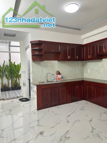 🥰♥️Nguyễn Thị Kiểu  🏅4T950  🏠NHÀ ĐẸP  3 TẦNG  -  52M²  - HXH 7 CHỖ - CHUNG VÁCH SIÊU TH - 4