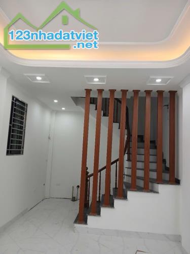 - Bán nhà Mễ Trì Thượng -vừa hoàn thiện xong - đẹp - 30m2 - 6,95 tỷ