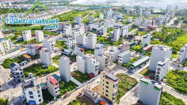 Chính chủ gửi bán lô đất dịch vụ Vân Canh khu 25,2ha diện tích 100m, MT: 7m giá 17 tỷ