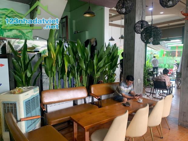 Quận Tân Phú ! QUÁN CAFE GÓC 2 MT ĐẸP LẮM ! SANG RẺ TRƯỚC TẾT ! QUÁN DTSD 10m x