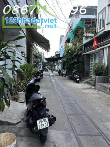 Bán nhà 01 trệt 01 mê giả, mặt tiền Đường Tân Trang, phường vạn Thạnh, TP Nha Trang DT: - 2