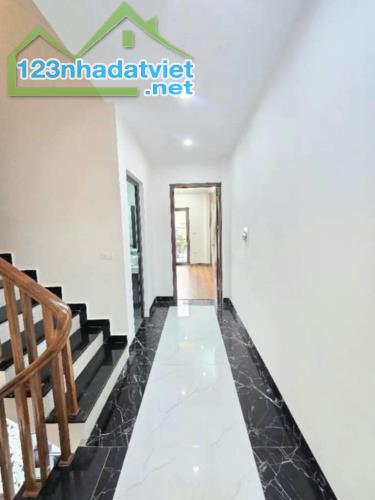 BÁN NHÀ - TRUNG TÂM  HOÀNG MAI -NHÀ ĐẸP 38M2*5 TẦNG -Ô TÔ - CHỈ HƠN 5 TỶ - 4