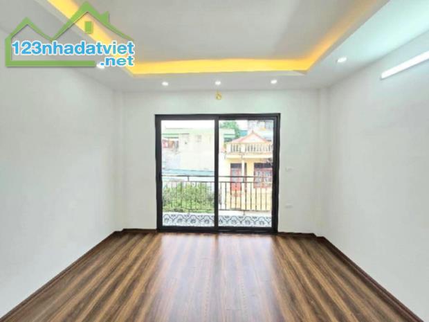 BÁN NHÀ - TRUNG TÂM  HOÀNG MAI -NHÀ ĐẸP 38M2*5 TẦNG -Ô TÔ - CHỈ HƠN 5 TỶ - 5