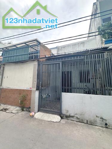 Nhà HXH quay đầu cách MT 20m Bùi Minh Trực P6Q8