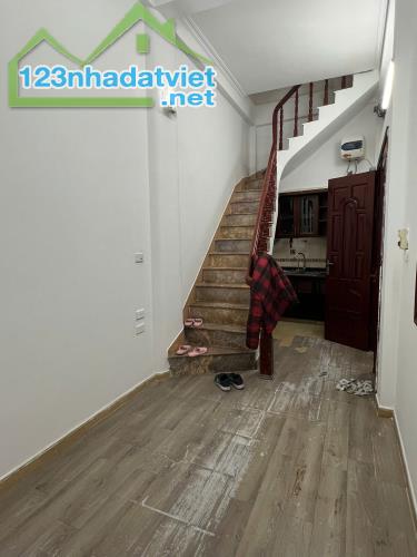 Siêu hiếm - Bán nhà riêng nguyên căn 8/3 Thanh Nhàn, 24m2, 4 tầng, 2 ngủ đủ công năng