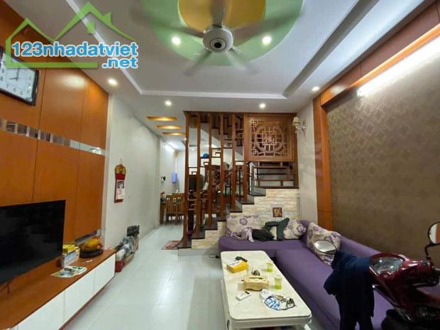 MÌNH BÁN NHÀ TỨ HIỆP, THANH TRÌ 46M2, 5 TẦNG, về ở luôn, nhà đẹp lung linh