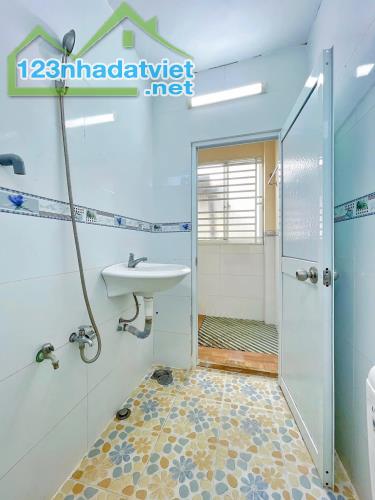 bán nhà lầu hẻm 12 trần bình trọng thổ cư hoàn công 42m2 2pn ngay trung tâm 2.05 tỷ - 2