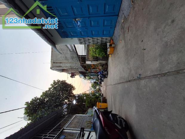 CHỈ HƠN 5 TỎI _NHÀ 3 TẦNG _NGANG 4,5M _HẺM Ô TÔ NGAY TRUNG TÂM QUẬN 7 - 2