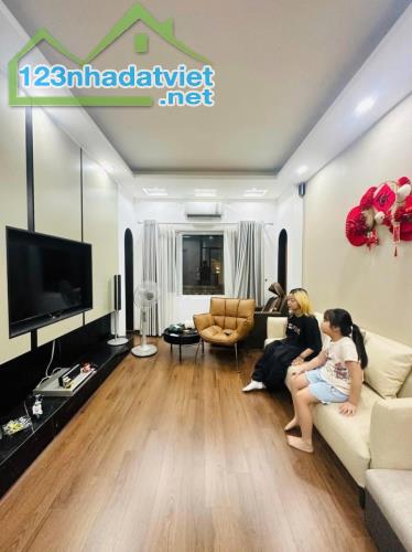 Bán nhà Văn Cao, Ba Đình. 30m2, 5 Tầng, MT 3.8, Giá 6.9 tỷ   HÀNG HIẾM VĂN CAO - BAY NHANH - 5