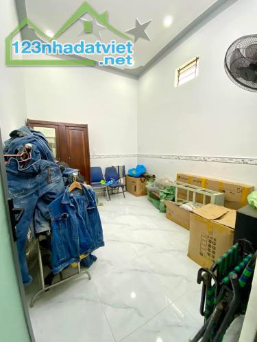 Nhà cấp 4, 56m2 ,gần chợ Ngã Ba Bầu, Quận 12 - 1