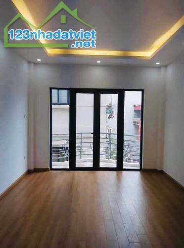 NHÀ ĐẸP ĐÓN TẾT DT 35M 5TẦNG GIÁ CHỈ 7.2 TỶ- 50M RA Ô TÔ-TRƯỚC CỬA BA GÁC ĐUA-SỔ HOA HẬU - 5