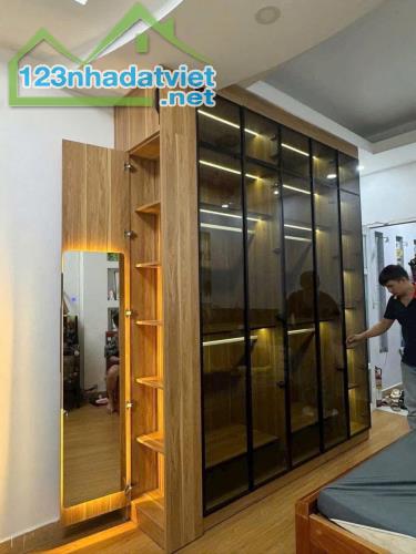 NHÀ MỚI 6 TẦNG THANG MÁY TƯ ĐÌNH 31M2 FULL NỘI THẤT 1 NHÀ RA OTO TRÁNH. 7,9TỶ - 4