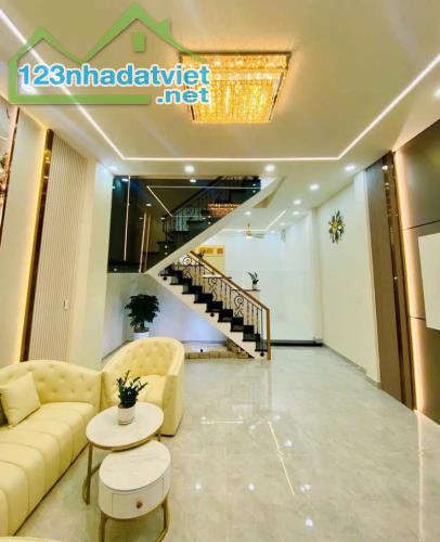 HÀNG HIẾM! Nhà mới tinh Lâm Văn Bền Q7, 3 Lầu , 40 m2 , chỉ 4 TỶ hơn - 3