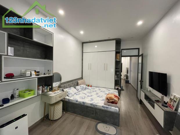 Bán nhà Phố Yên Hòa,Cầu Giấy, Dt 38m*4T*nhỉnh 7 tỷ,Ngõ cực nông thẳng,sát phố, Đẹp đón tết