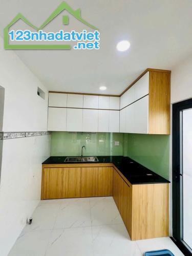 Nhà hẻm đường T6,p Tây Thạnh, Tân Phú dt 35m2 trệt + lửng 2pn 2wc giá 3,88 tỷ - 4