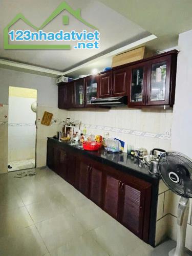 GIÁ TỐT 🔥NGAY CÔNG VIÊN LÀNG HOA GÒ VẤP - 52m2(4x13) - 4 TẦNG BTCT - HẺM 4.5M. 5.350 Tỷ - 4