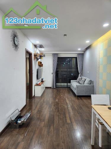 Cho thuê căn hộ 72m2, Full Nội Thất, View Đẹp, 13 triệu tại Five Star Kim Giang 0911122316