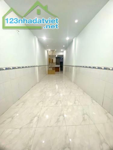 BÁN NHÀ 2 TẦNG NGUYỄN ẢNH THỦ - HXH THÔNG TỨ TUNG - 2 CHIẾC XE HƠI NGỦ TRONG NHÀ. 88M2