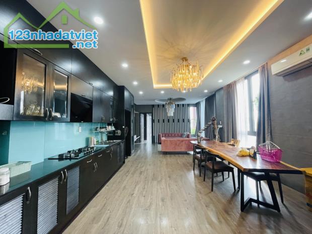 Bán nhà mặt tiền Huỳnh Tấn Phát H. Nhà Bè 5 tầng 200m2 siêu hiếm - 2