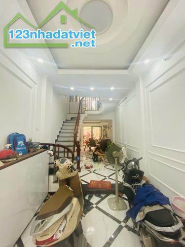 Nhà Mặt Ngõ Thịnh Liệt - HOÀNG MAI DT 35m2 x 5T. Kinh doanh onl, 1 nhà ra Mặt phố. Chỉ 5 - 1