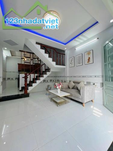 BÁN NHÀ 1TRỆT 2LẦU 1SÂN THƯỢNG - NHÀ MỚI 100% - GIÁ CHỈ 2 TỶ 680 TRIỆU - 1