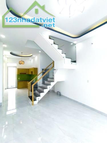 Nhà Mới Xinh, Đón tết, Khu P lô, DTSD 102M2, Đường 10m, có vỉa hè, chỉ 3.15ty