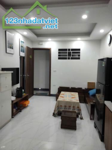 Cho thuê căn hộ 50m2, 2 ngủ, đủ đồ, vào ở được luôn ngõ 165 Quan Nhân, Thanh Xuân, Hà Nội - 1