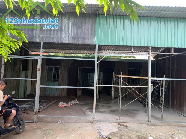 Quận 7  ! Cho thuê Kho Xưởng ( 9m x 16m ) Đường Xe Tải Lớn tận nơi, Tel :