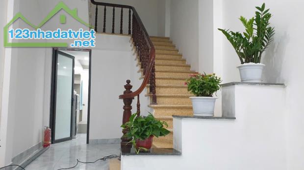 ngõ 750 Kim Giang-DT 40 m2 x 6 tầng.NHÀ MỚI-9 PHÒNG-NGÕ RỘNG GẦN Ô TÔ-GẦN PHỐ. - 3