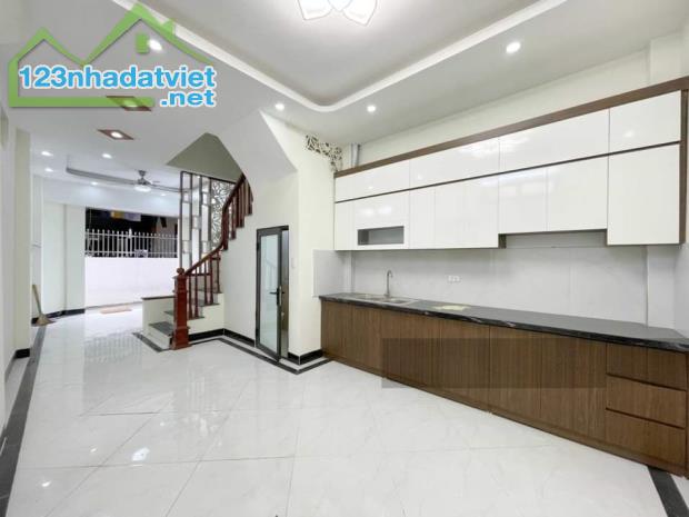 Bán nhà riêng 40m2 cạnh chợ Giang Xá, Trạm Trôi. Thiết kế 4 phòng ngủ. Ngõ thoáng tiện Ôtô - 1