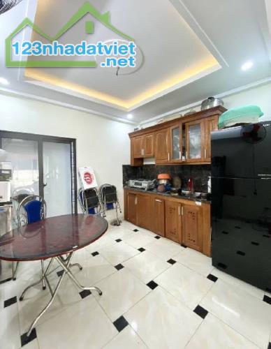 BÁN NHÀ ĐÔNG LA NGÕ TO NHƯ PHỐ - KINH DOANH TỐT - FULL NỘI THẤT - 35,5M2 - 5,35 TỶ