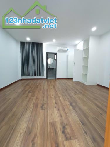 NHÀ ĐẸP QUẬN 7 .Đ NGUYỄN THỊ THẬP P BÌNH THUẬN.CẠNH CHỢ TÂN MỸ DT:142M2. 4 TẦNG GIÁ 16 TY. - 1