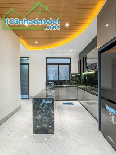 NHÀ TRỆT 2 LẦU MẪU LỆCH TẦNG KDC HỒNG LOAN - CÓ SÂN TRƯỚC VÀ SÂN SAU - 2