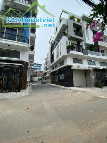 Nhà Dương Quảng Hàm, P. 5, GV. DT: 4,2m x 18m trệt 3 lầu, giá: 11ty TL - 4