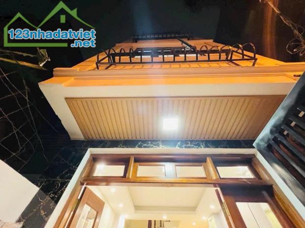 Trương Định, HBT: 35m2 x 5 tầng x 3,5m, giá thương lượng 7,6 tỷ