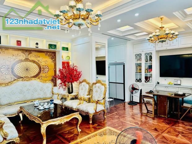 Lấy Đâu Ra Nhà Đẹp Đón Tết Tại Nguyễn Khánh Toàn 30mx5T - Phố Vip Cầu Giấy - Phải Nhanh