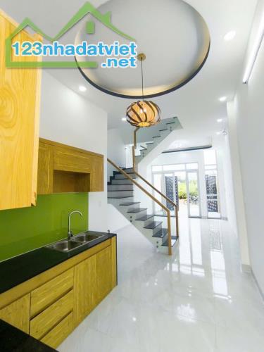 Nhà Xinh, Đón tết, Khu P lô, DTSD 102M2, Đường 10m, có vỉa hè, Long Bình, chỉ 3.2ty - 4