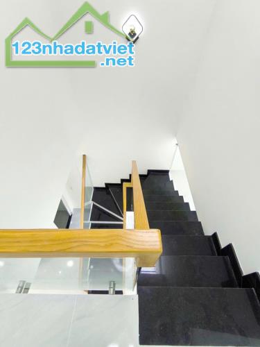 Nhà Xinh, Đón tết, Khu P lô, DTSD 102M2, Đường 10m, có vỉa hè, Long Bình, chỉ 3.2ty - 1