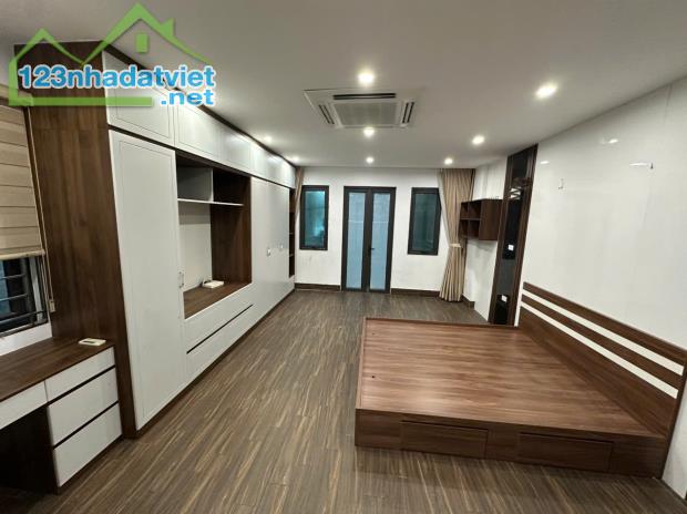 Cho thuê nhà nguyên căn ngõ 42 Thịnh Liệt, 42m2, 6 tầng, 4 ngủ, 15 Triệu - 2