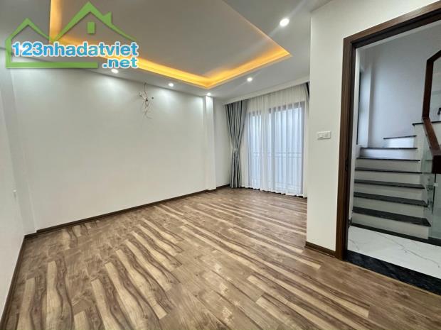 NHÀ ĐẸP MỄ TRÌ - 40M RA PHỐ - ĐỦ CÔNG NĂNG - 31M2 - GIÁ 6.XX TỶ - 4