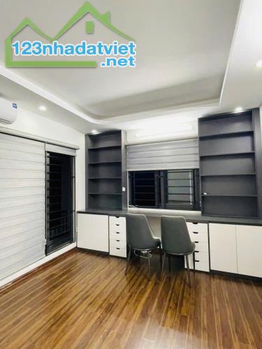 BÁN NHÀ GẦN ĐẠI HỌC PHENIKAA,DT 34m2 x 5T, MT 5.4m, 2 MẶT THOÁNG, NGÕ TO. GIÁ 5,5 TỶ - 3