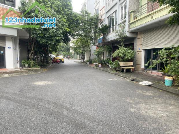 Chính chủ bán 90m2 đất TĐC Giang Biên, Long Biên. View vườn hoa thoáng mát - 1